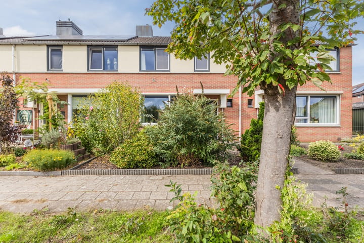 Tussenwoning te koop: Van Heeckerenlaan 14, Ruurlo