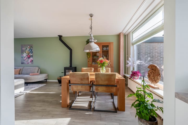 Tussenwoning te koop: Rozenplantsoen 16, Moordrecht