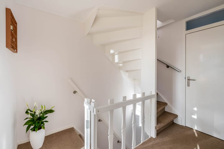 Tussenwoning te koop: Rozenplantsoen 16, Moordrecht
