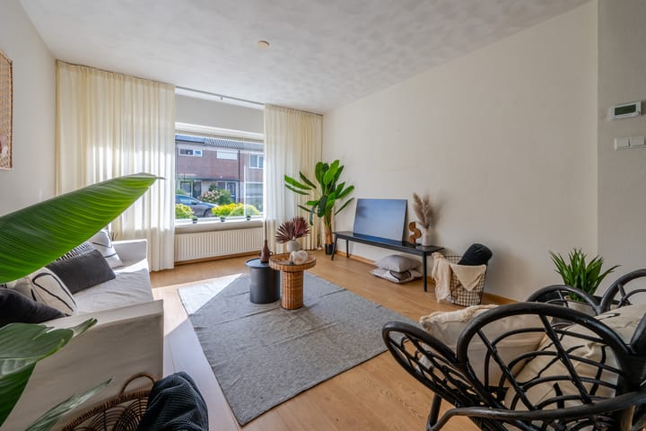 Tussenwoning te koop: Van Gendtlaan 8, Woudenberg