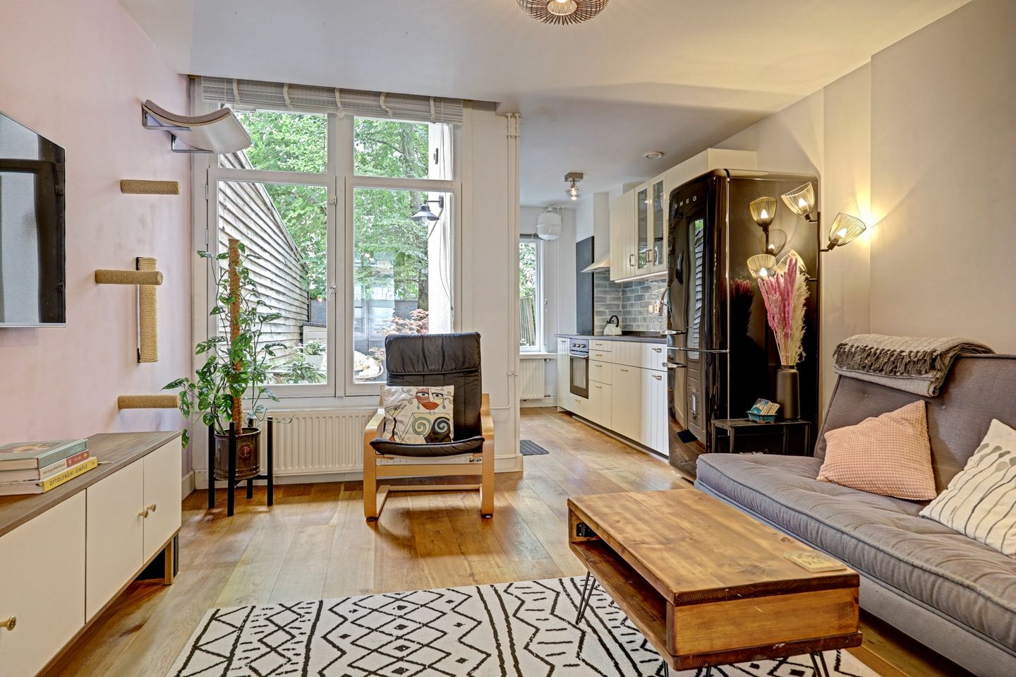 Photo 10 of Van Boetzelaerstraat 30-H