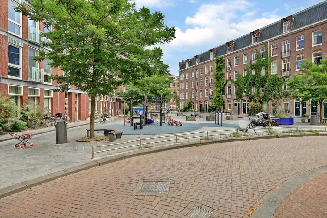 Photo 23 of Van Boetzelaerstraat 30-H