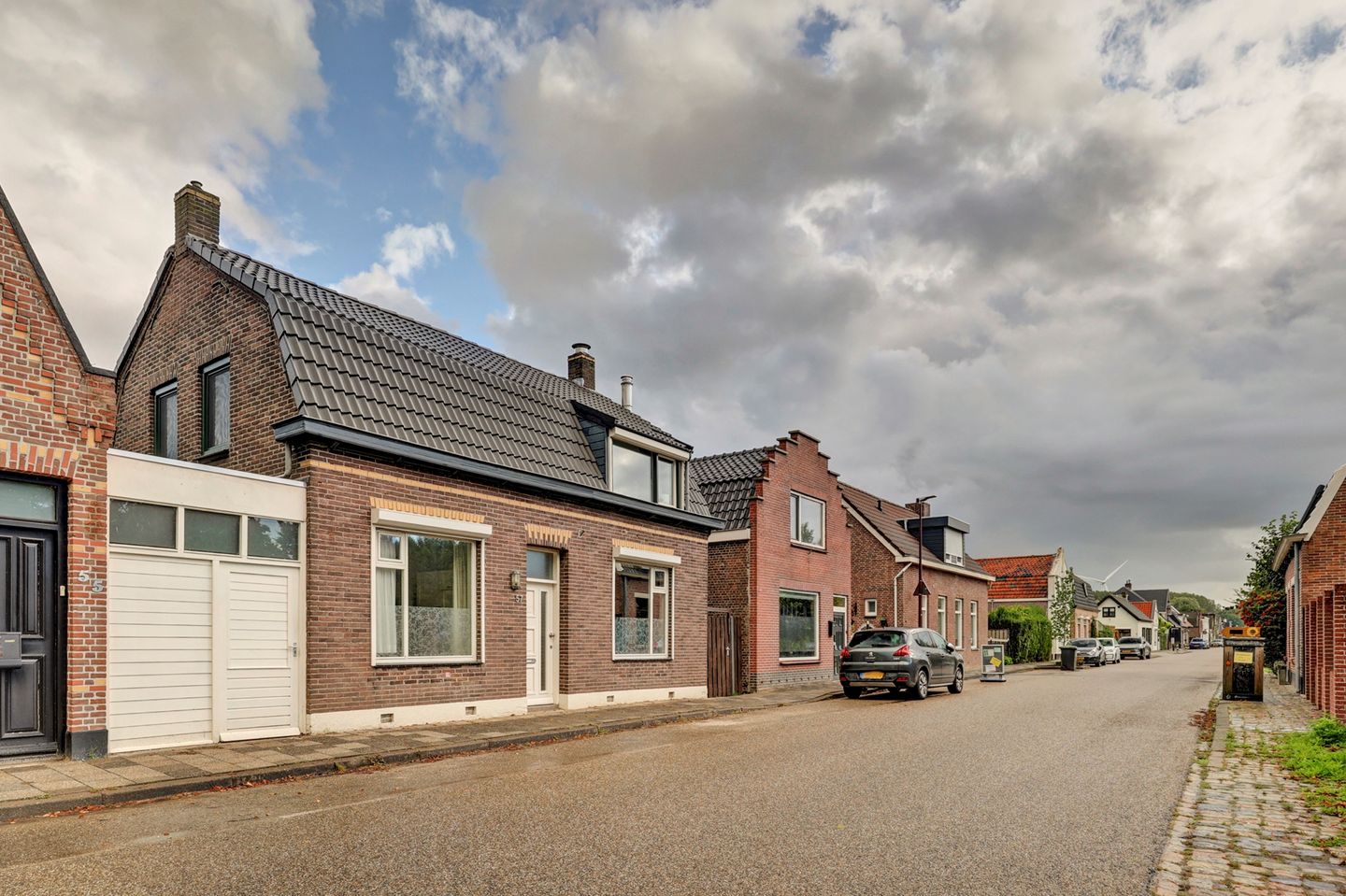 Photo 5 of Dennis Leestraat 57
