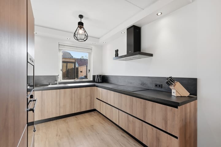 Hoekwoning te koop: S. van der Molenstrjitte 6, Wijnaldum