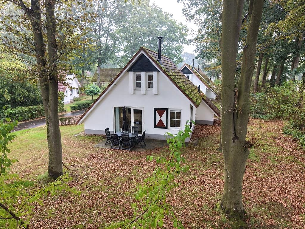 Foto 1 van Zwembadweg 1
