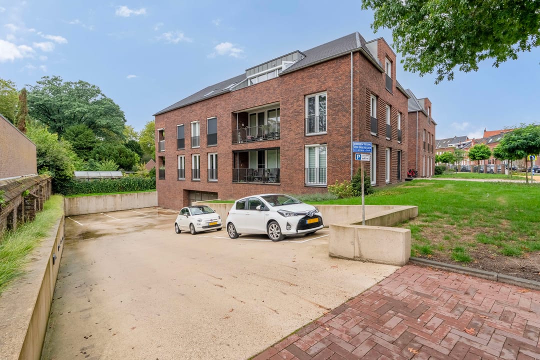 Photo 32 of Heinsbergerweg 12-C01