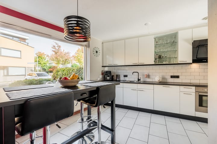 Tussenwoning te koop: Gijsbertje Louffhof 3, Weesp