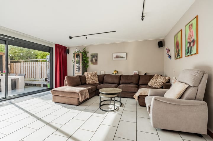 Tussenwoning te koop: Gijsbertje Louffhof 3, Weesp