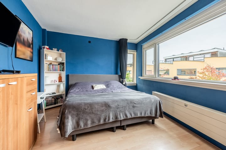 Tussenwoning te koop: Gijsbertje Louffhof 3, Weesp