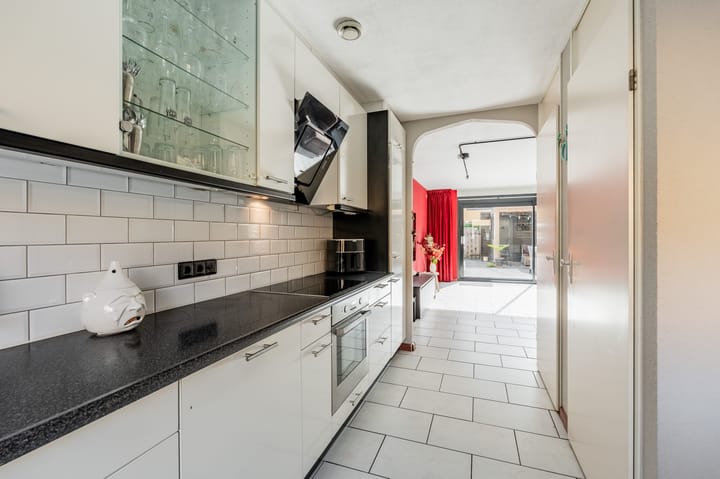 Tussenwoning te koop: Gijsbertje Louffhof 3, Weesp