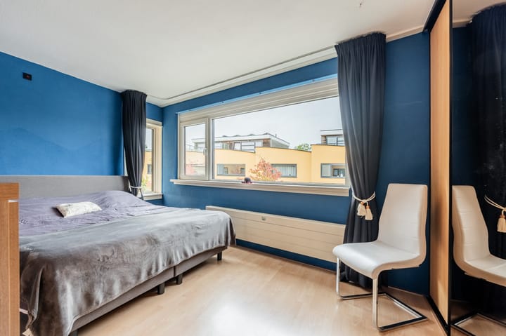 Tussenwoning te koop: Gijsbertje Louffhof 3, Weesp