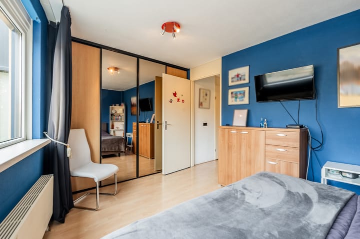 Tussenwoning te koop: Gijsbertje Louffhof 3, Weesp