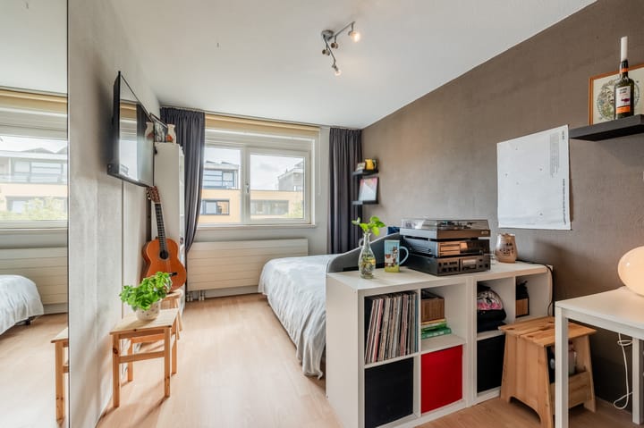 Tussenwoning te koop: Gijsbertje Louffhof 3, Weesp