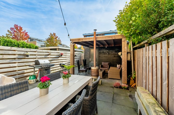 Tussenwoning te koop: Gijsbertje Louffhof 3, Weesp