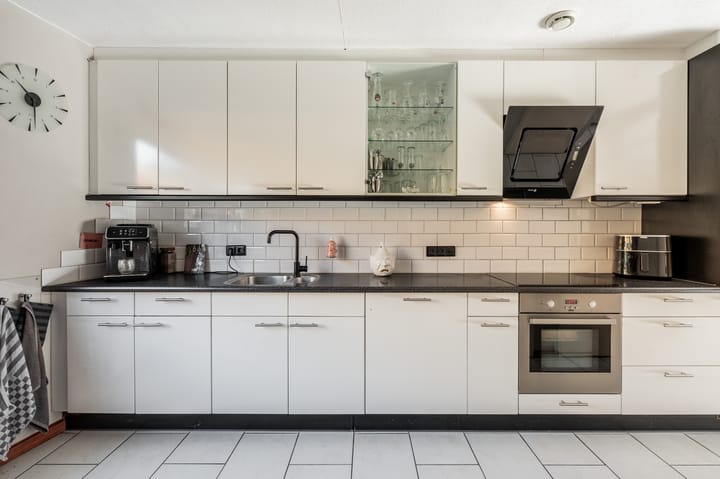Tussenwoning te koop: Gijsbertje Louffhof 3, Weesp