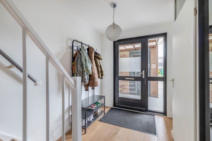 Tussenwoning te koop: Muntstraat 74, Lisserbroek