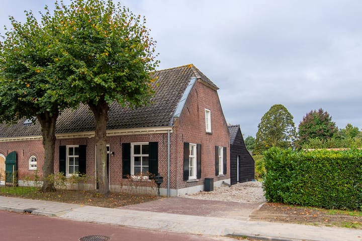 Bosscheweg 12 — te koop in Berkel-Enschot, 2-onder-1-kapwoning