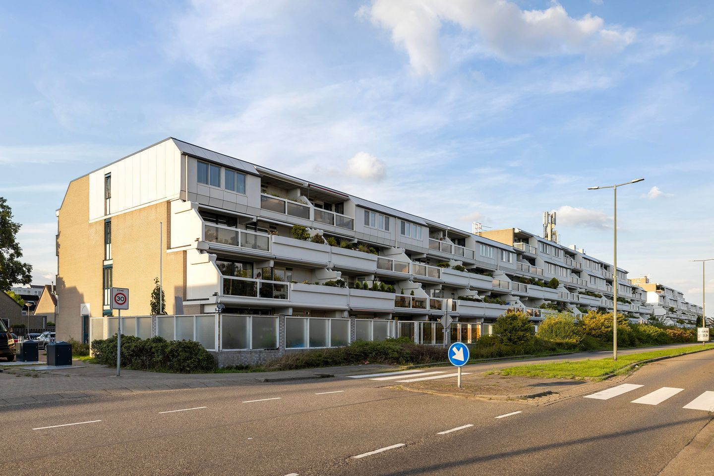 Foto 1 van Eduard C F Hellendoornstraat 75
