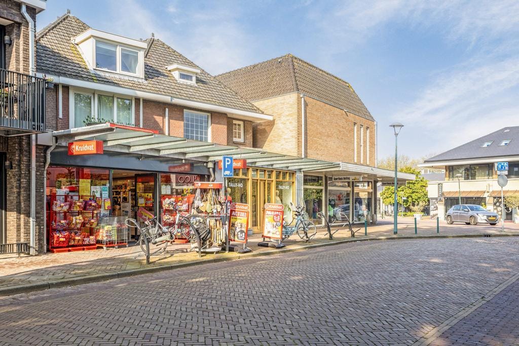 Photo 33 of Raadhuisweg 11-A