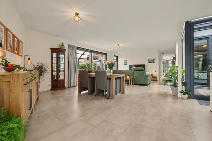 Twee-onder-één-kap te koop: Theresiastraat 8, Belfeld