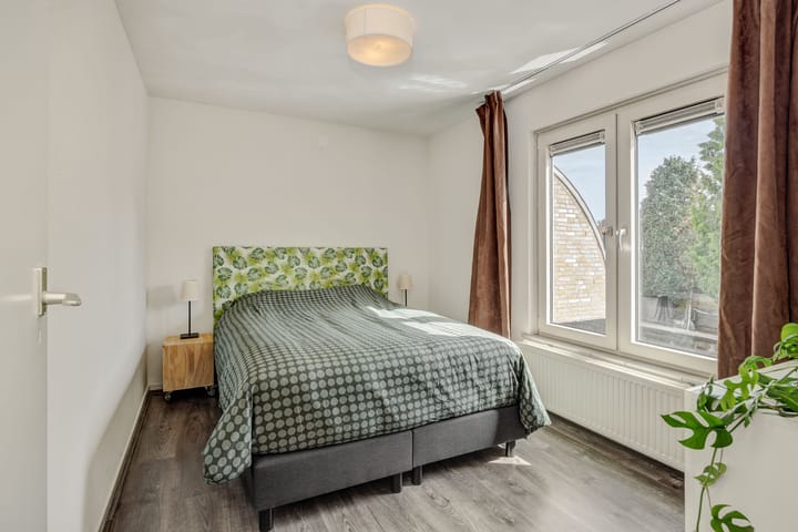 Twee-onder-één-kap te koop: Pastoor Coolenstraat 5, Rosmalen