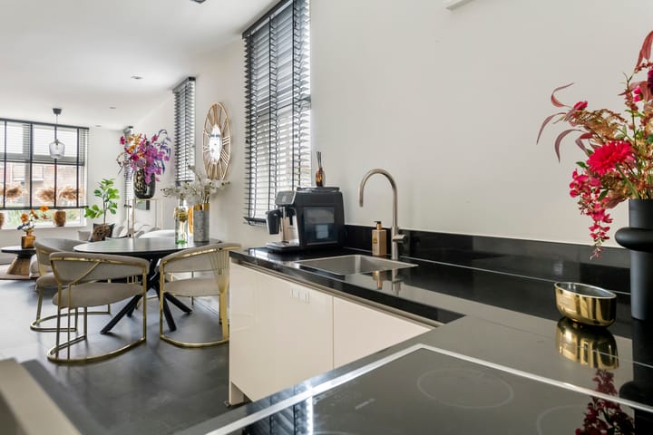Hoekwoning te koop: Nieuwe Tielseweg 90, Tiel