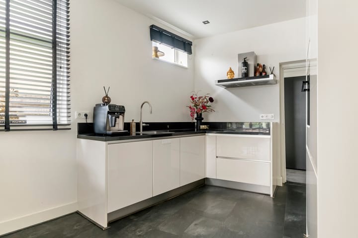 Hoekwoning te koop: Nieuwe Tielseweg 90, Tiel