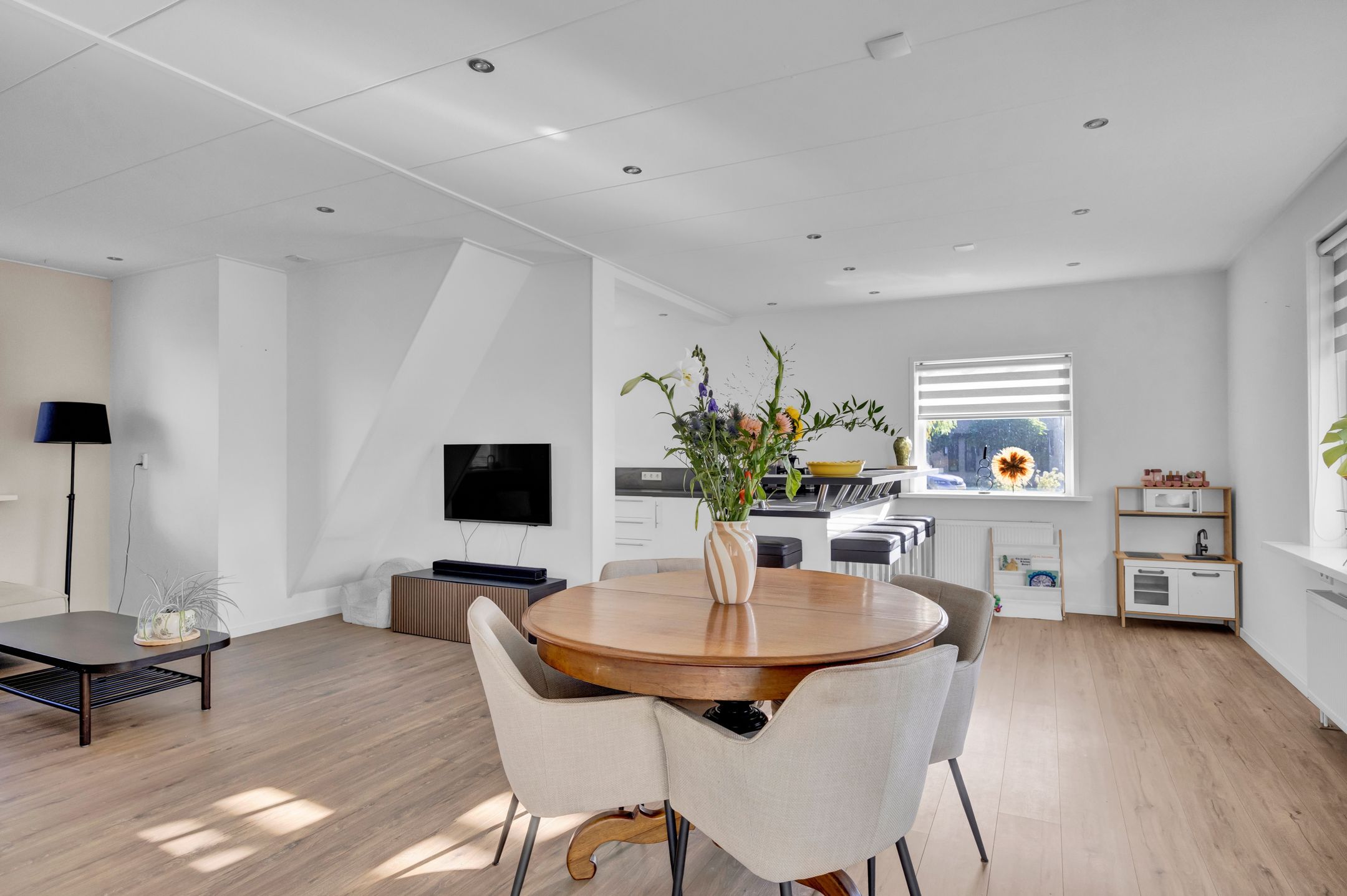 Foto 9 van Van Burumstraat 2