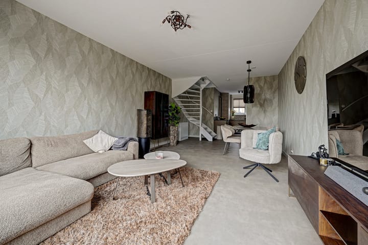Tussenwoning te koop: Korenbloem 54, Oudenhoorn