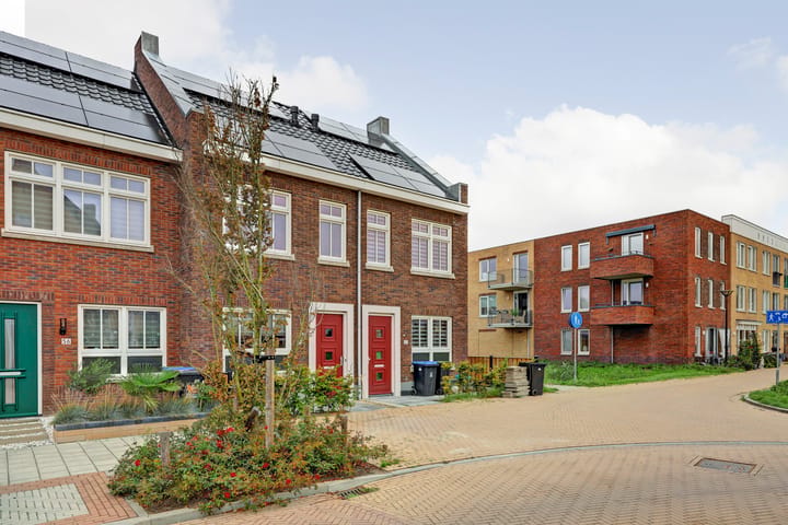 Tussenwoning te koop: Korenbloem 54, Oudenhoorn