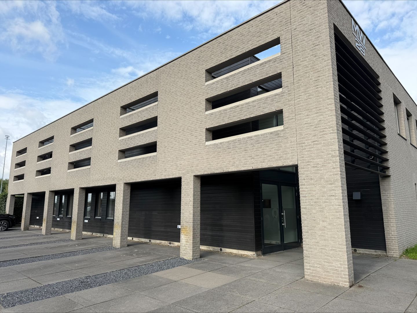 Bekijk foto 3 van Moergestelseweg 28