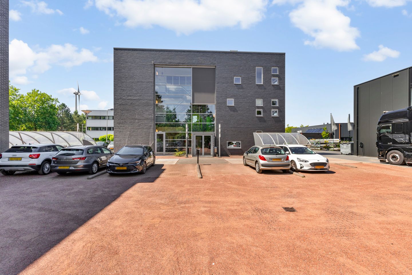 Bekijk foto 2 van Wismarstraat 7