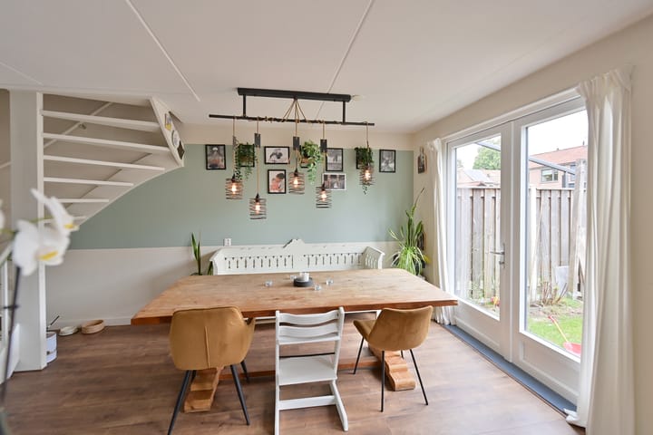 Tussenwoning te koop: Jonneveen 8, Eemnes