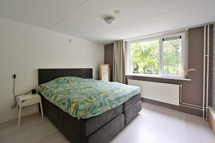 Tussenwoning te koop: Jonneveen 8, Eemnes