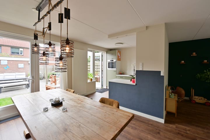 Tussenwoning te koop: Jonneveen 8, Eemnes