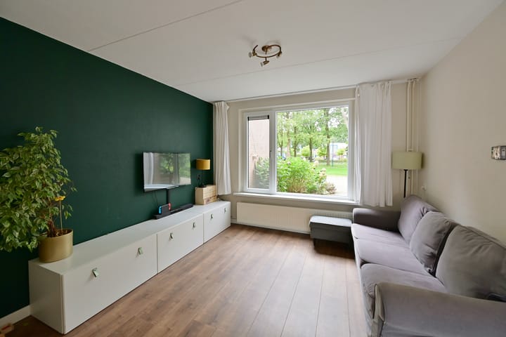 Tussenwoning te koop: Jonneveen 8, Eemnes