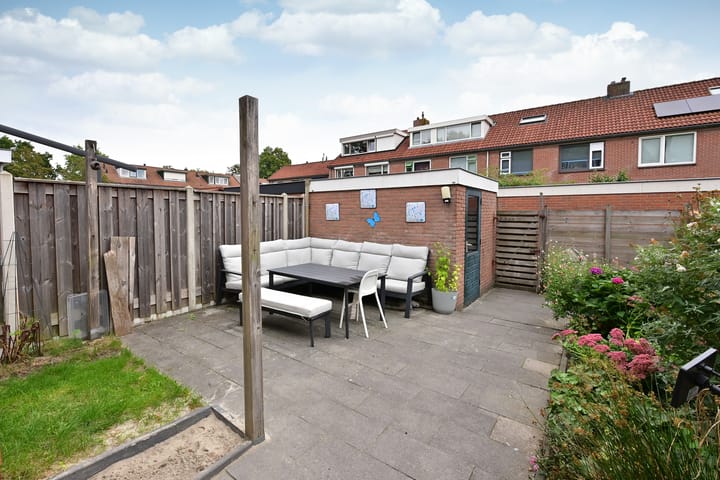 Tussenwoning te koop: Jonneveen 8, Eemnes
