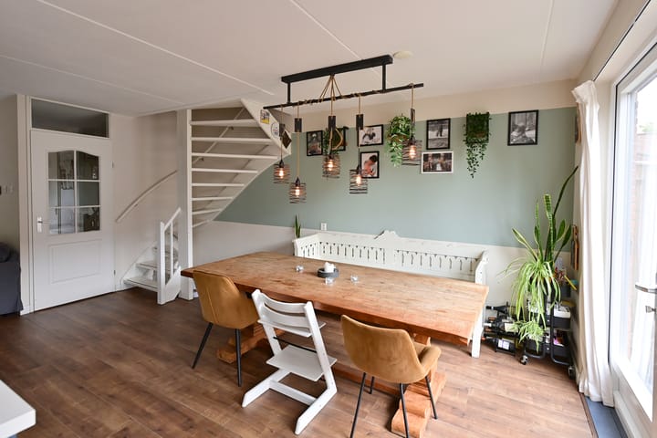 Tussenwoning te koop: Jonneveen 8, Eemnes