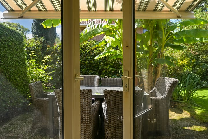 Vrijstaande woning te koop: Van Calcarlaan 33, Wassenaar