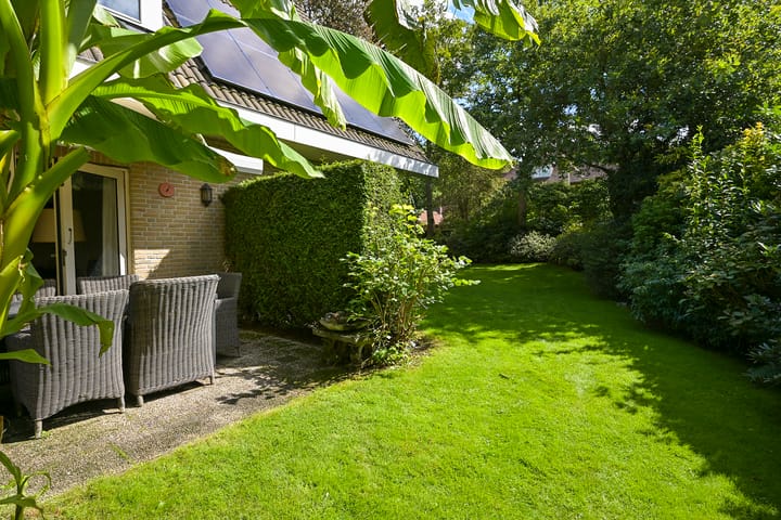 Vrijstaande woning te koop: Van Calcarlaan 33, Wassenaar