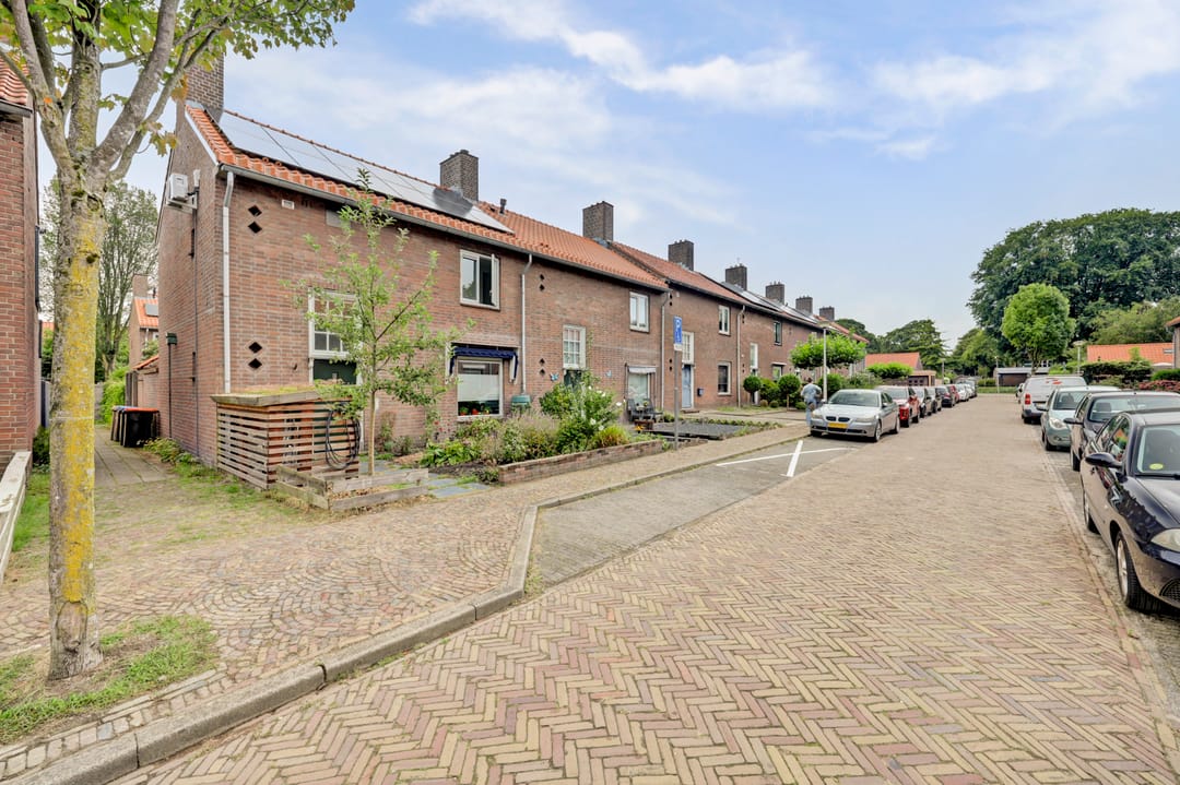 Foto 43 van Esdoornstraat 13