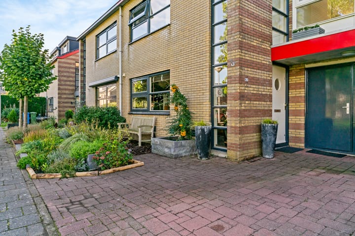Tussenwoning te koop: Nepalstraat 61, Alphen Aan Den Rijn