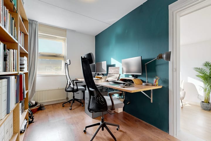 Tussenwoning te koop: Nepalstraat 61, Alphen Aan Den Rijn
