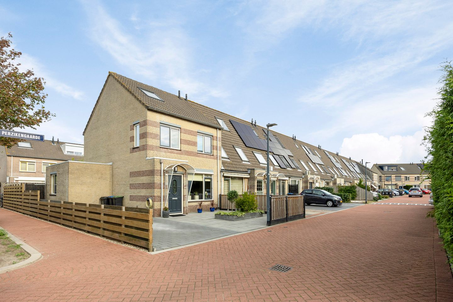 Foto 1 van Perzikengaarde 1