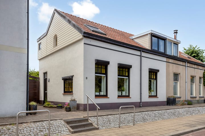Twee-onder-één-kap te koop: Nachtegaalstraat 9, Winterswijk
