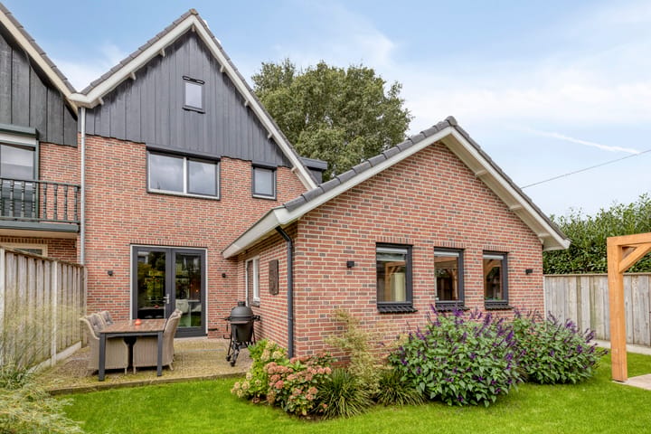 Hoekwoning te koop: Pastoor Scheepersstraat 15, Vragender