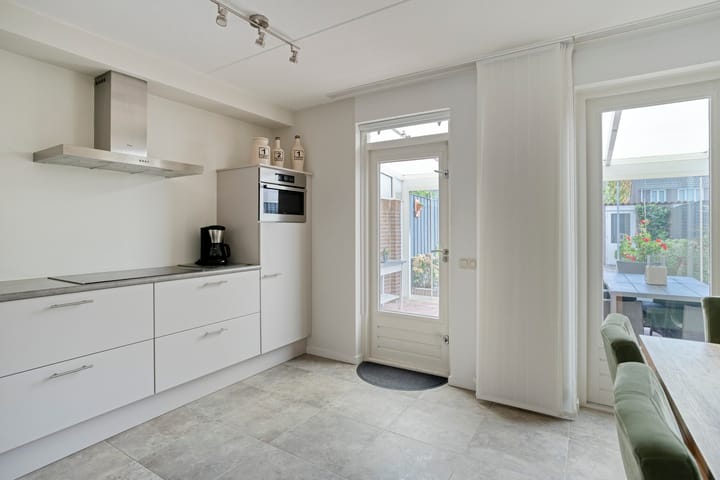 Tussenwoning te koop: Deldenstraat 8, Tilburg