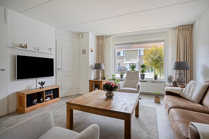 Tussenwoning te koop: Deldenstraat 8, Tilburg