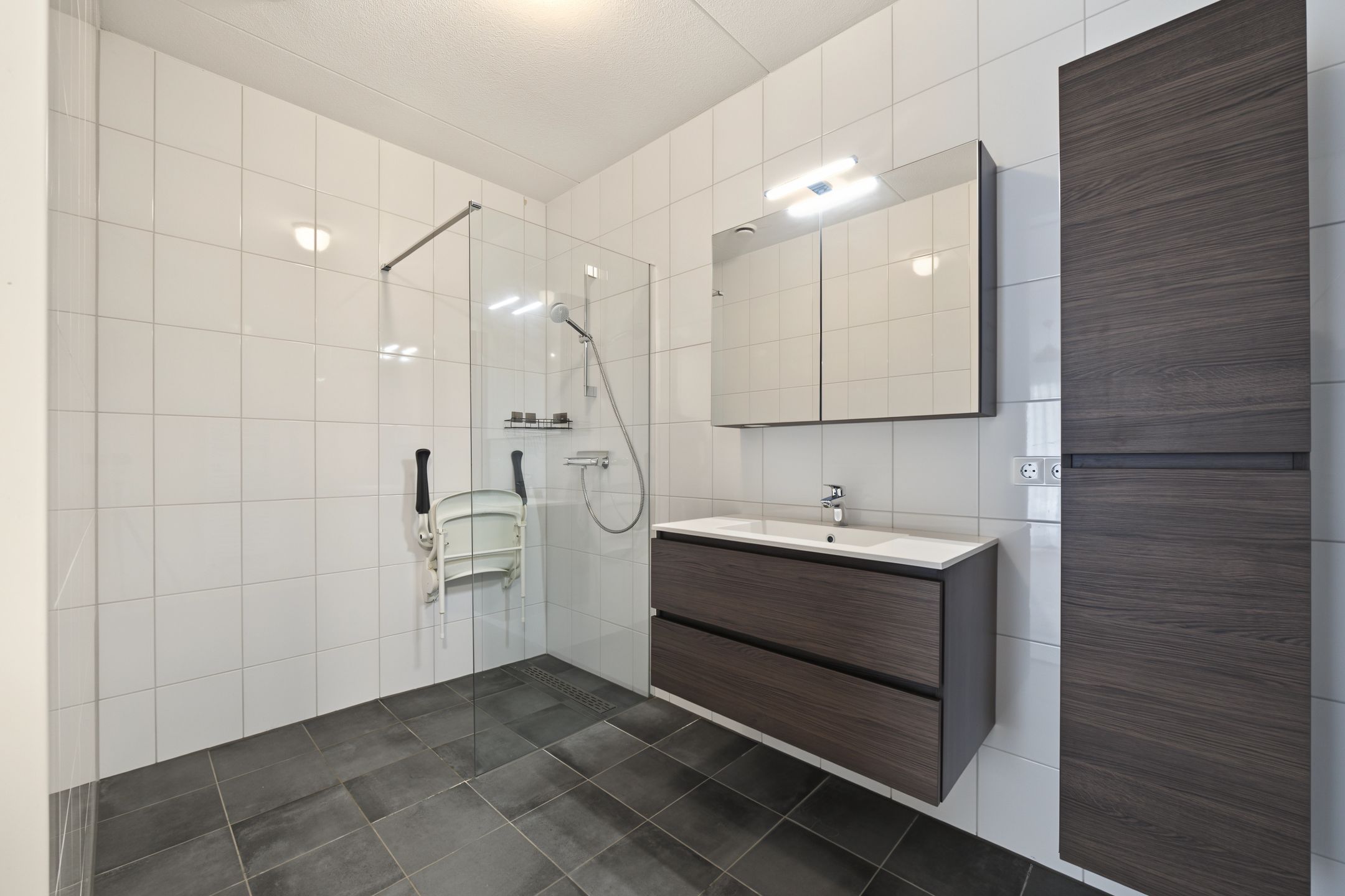 Photo 9 of Dorpsstraat 19-02