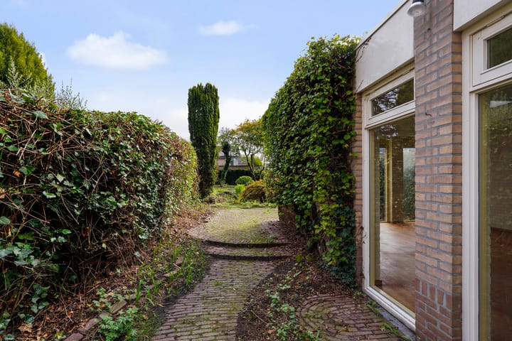 Tussenwoning te koop: Jan van Eijckstraat 11, Oisterwijk